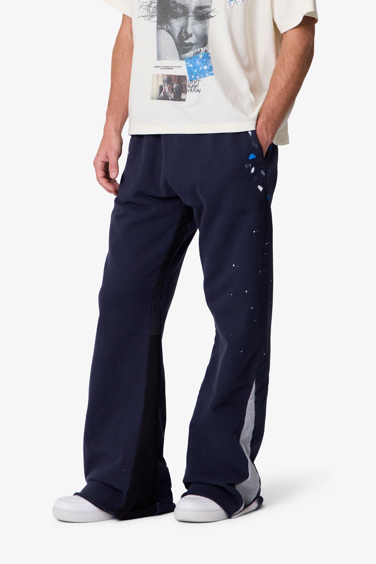 Contrast Kick Flare Sweatpants - Navy